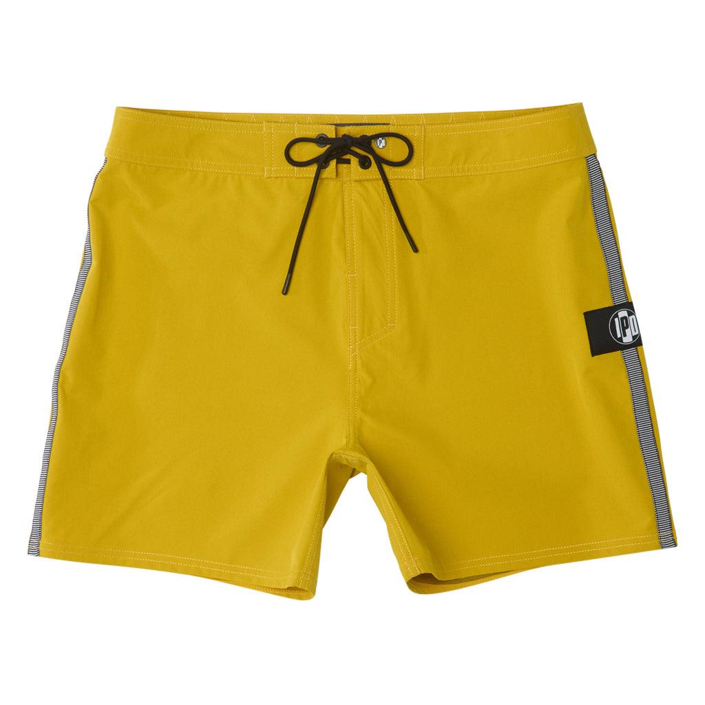 The B100 Chase boardshort features a 16” length and solid yellow coloring with a black and white striped side taping. It also has a waistband tie, side zipper pocket, and a black IPD logo patch halfway up the left leg taping.
