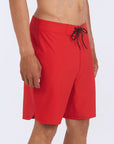 SOLID SCALLOP 83 FIT 18" BOARDSHORT