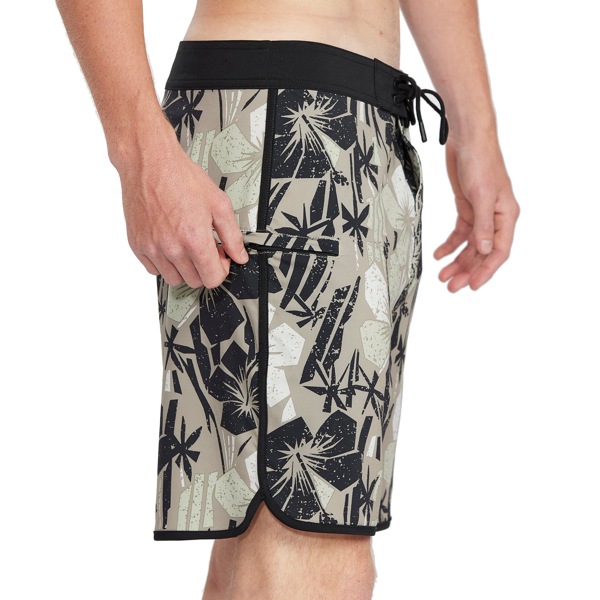 Floral Glassy 18-inch Boardshort - 83 FIT – IPD International
