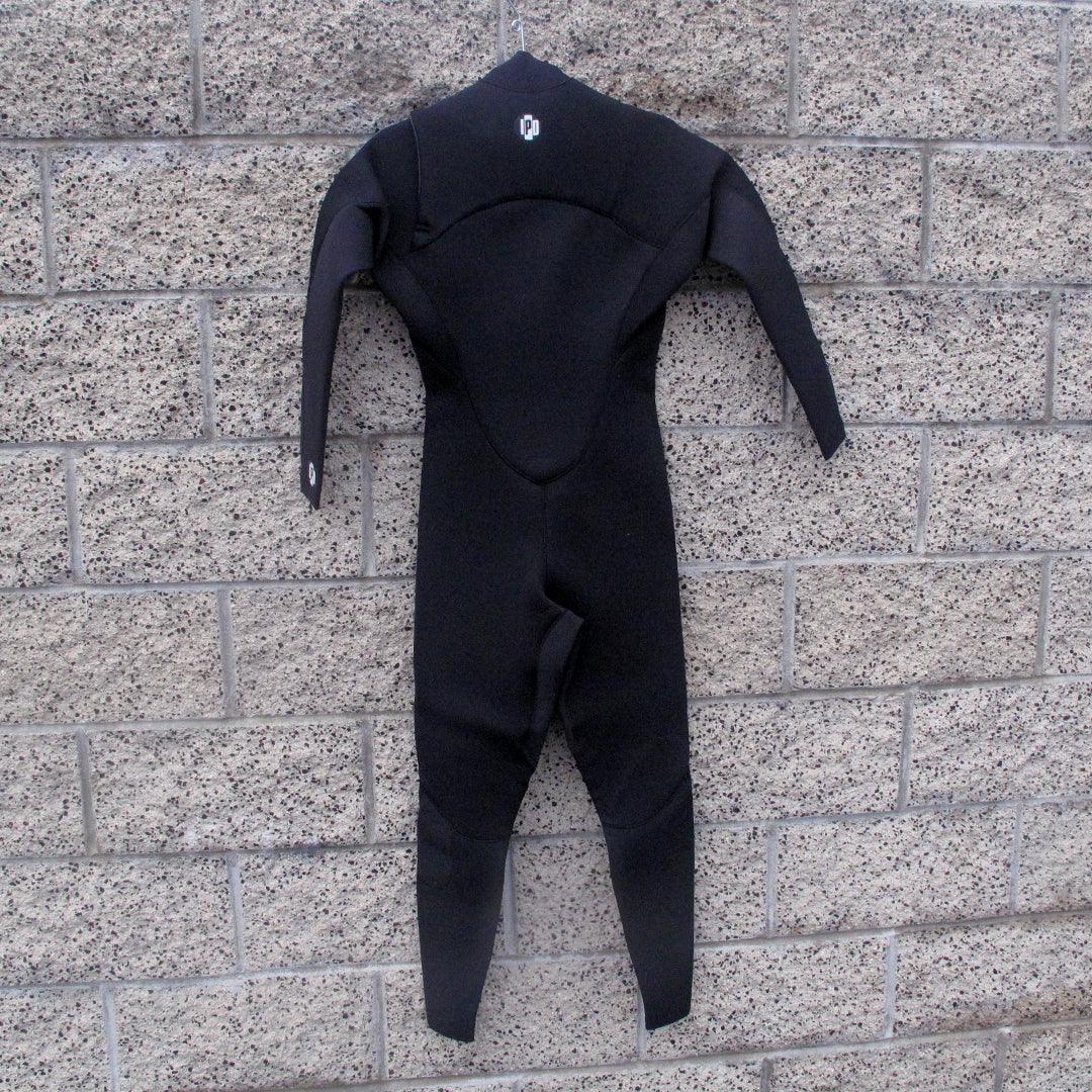 Stay Toasty and Flexible: The 2M Full Wetsuit by IPD – IPD